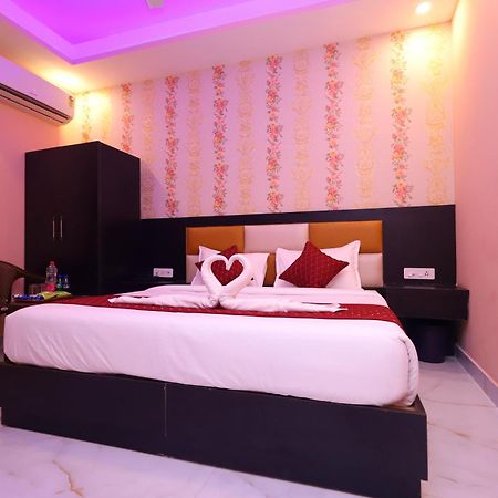 Suites Admiral Delhi Airport ニューデリー エクステリア 写真
