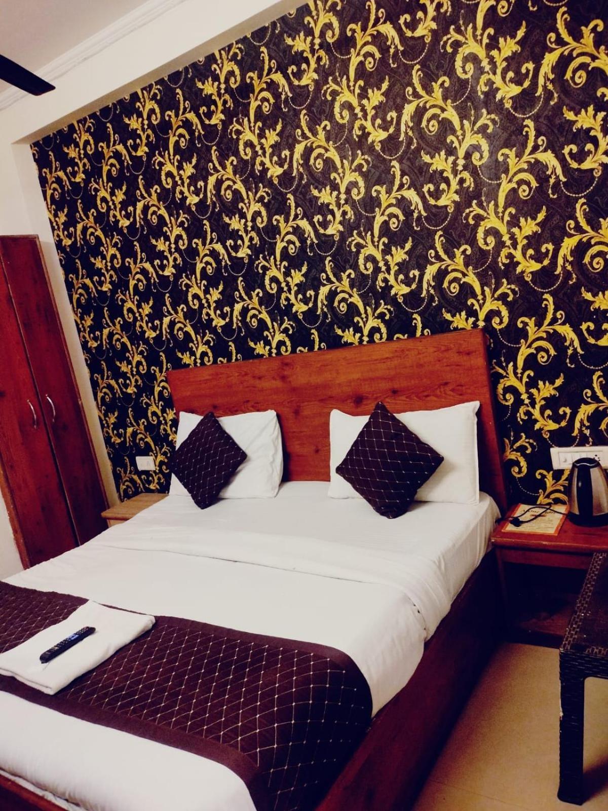 Suites Admiral Delhi Airport ニューデリー エクステリア 写真